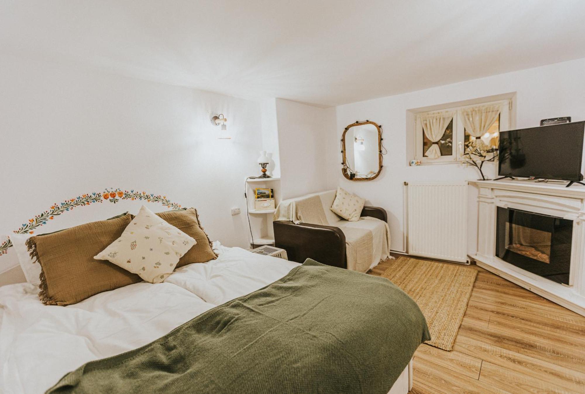 Republicii Rustic Apartament In Brasov City Center Eksteriør billede