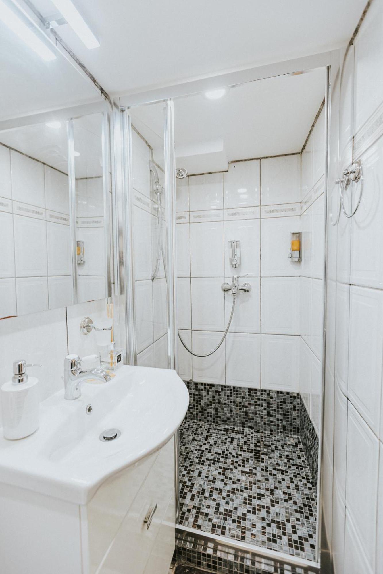 Republicii Rustic Apartament In Brasov City Center Eksteriør billede