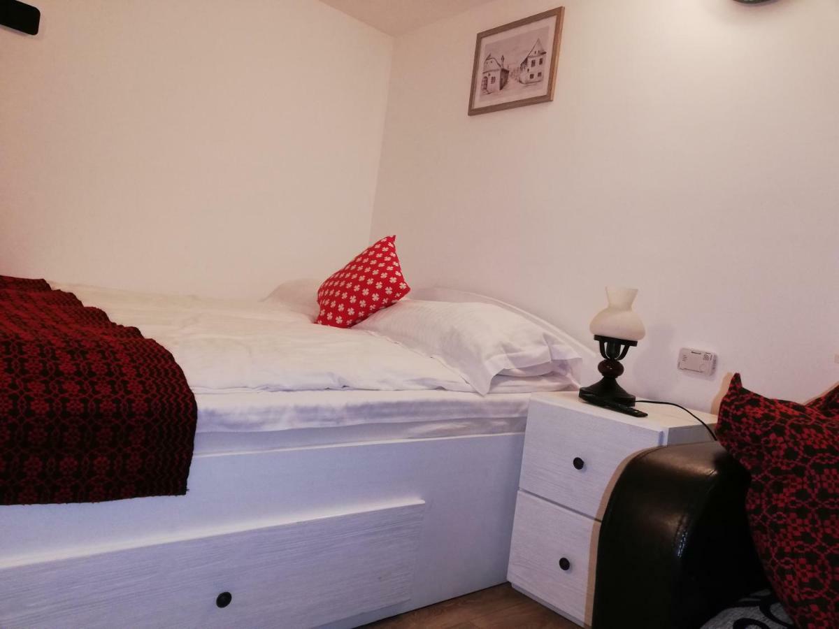 Republicii Rustic Apartament In Brasov City Center Eksteriør billede